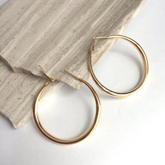 New ~ Anthropologie Gradual Hoop Earrings - Picture 6 of 13